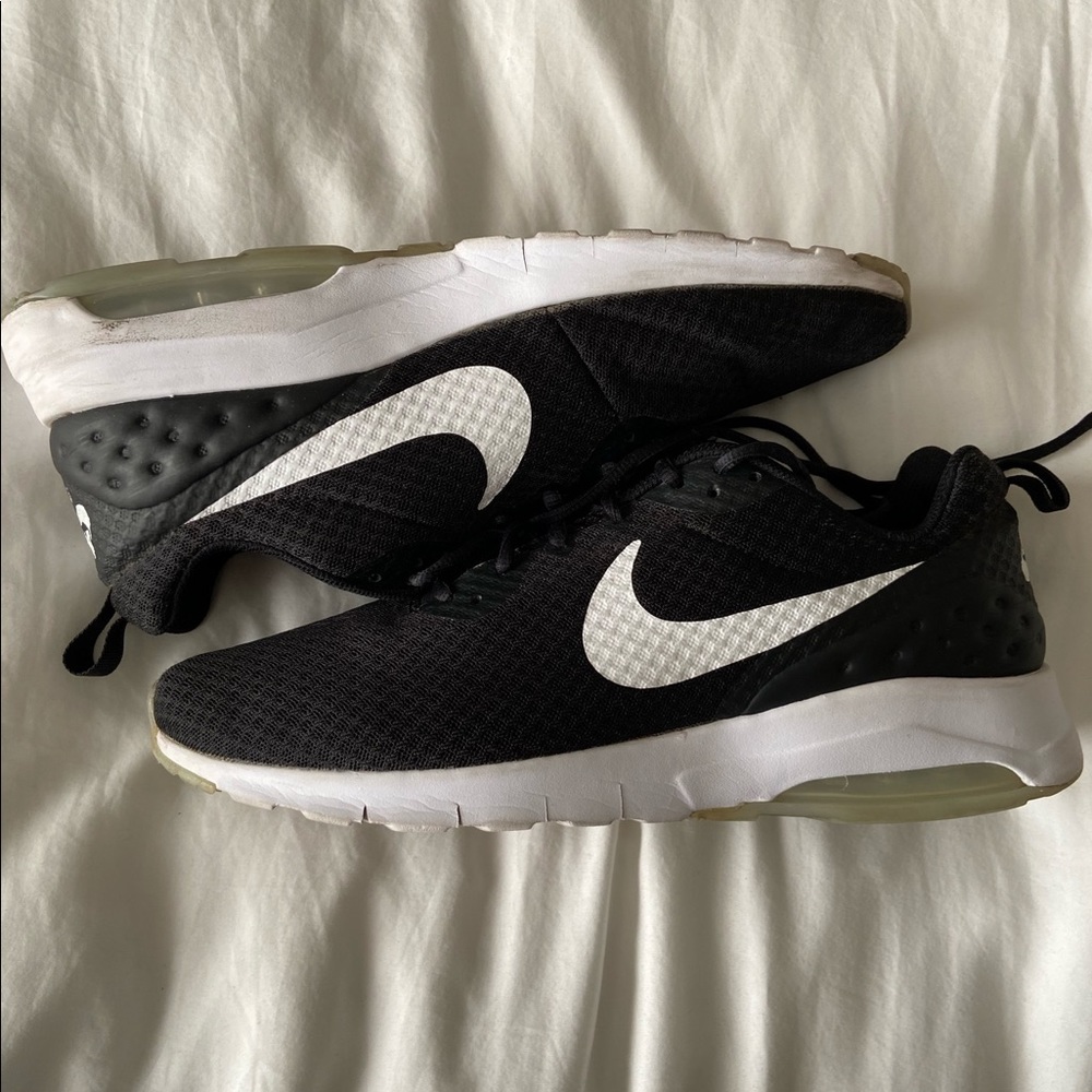 Nike Air Max Motion Lw Black/White